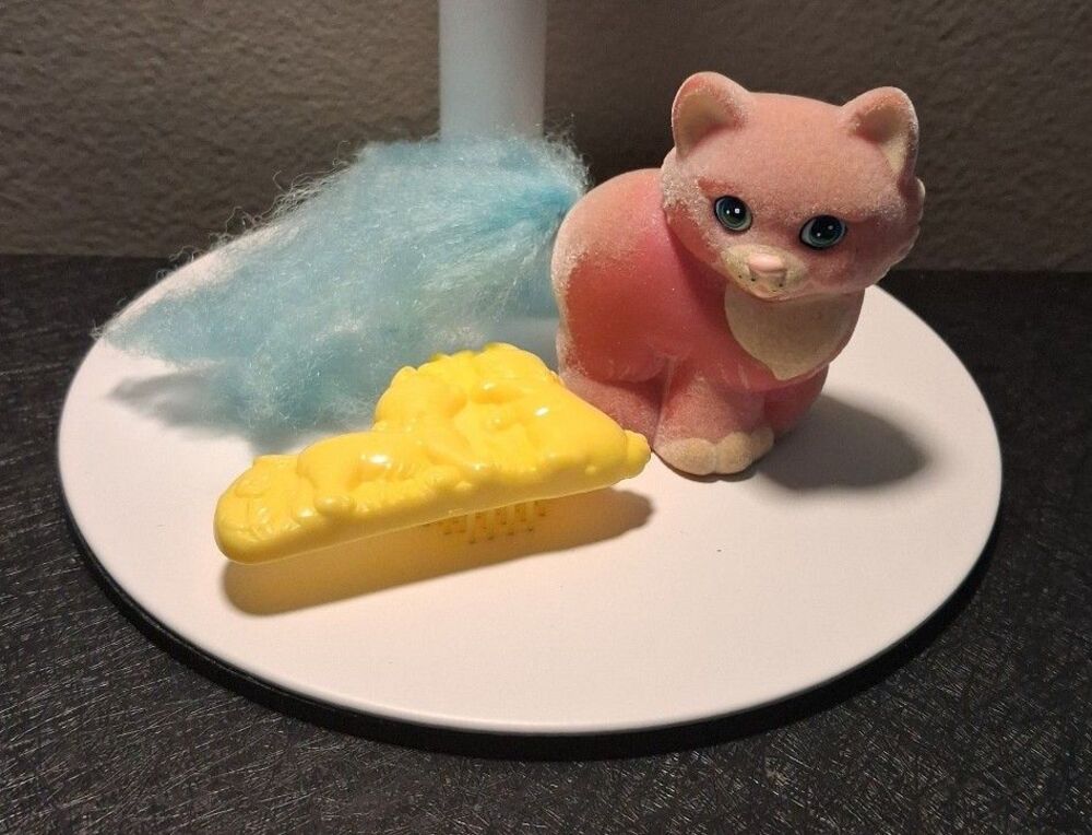 Vintage My Little Kitty Precious Persians Mom figure  yellow kitten brush